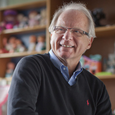 Fundador de ONG que trata câncer infantil ganha prêmio de oncologia